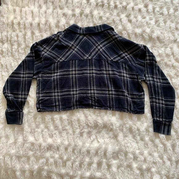 OAK & FORT | Plaid Blue Cropped Flannel - Picture 3 of 5